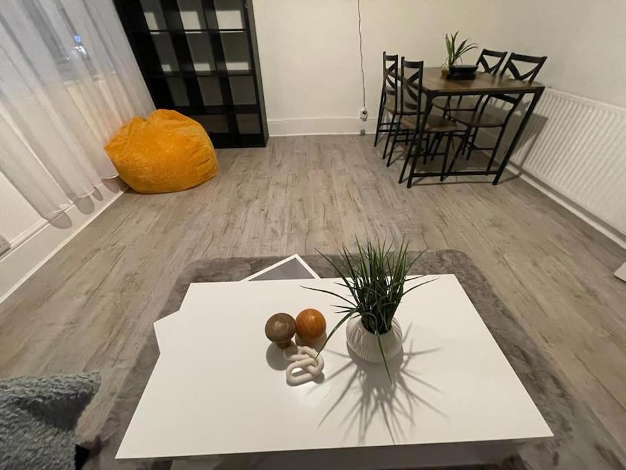 Stunning 2 Bedroom On Tower Bridge London Kültér fotó